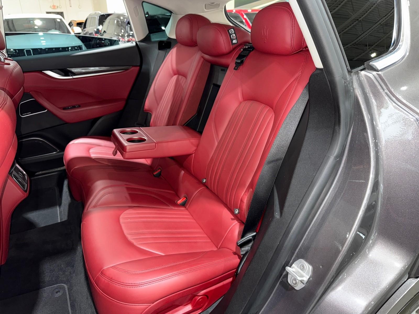 2017 Maserati Levante photo 13
