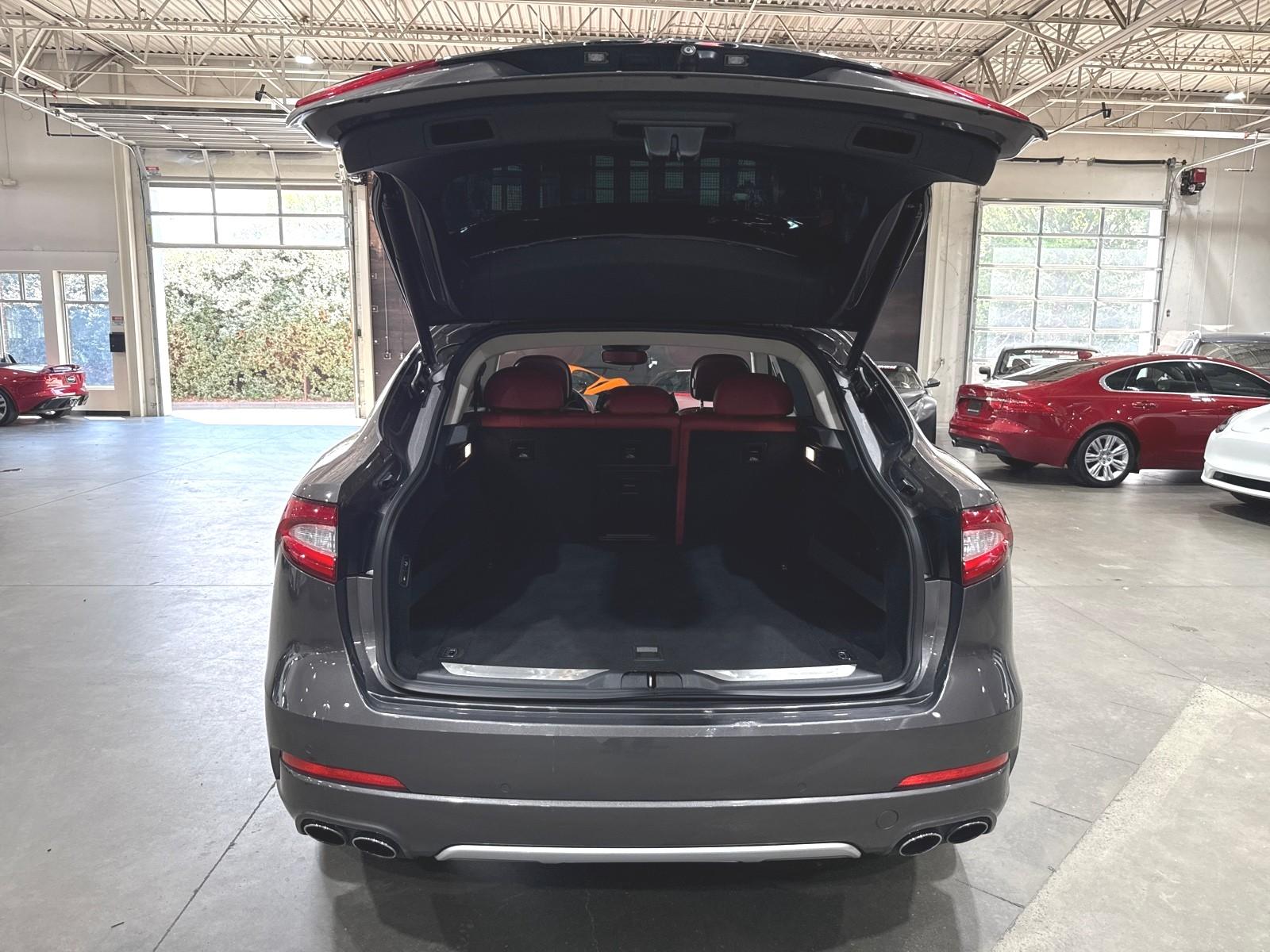 2017 Maserati Levante photo 14