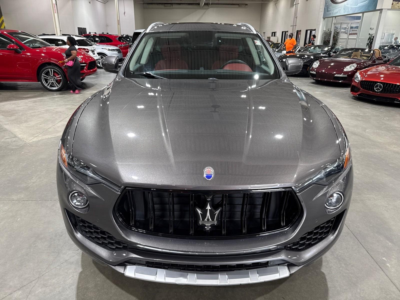 2017 Maserati Levante photo 2
