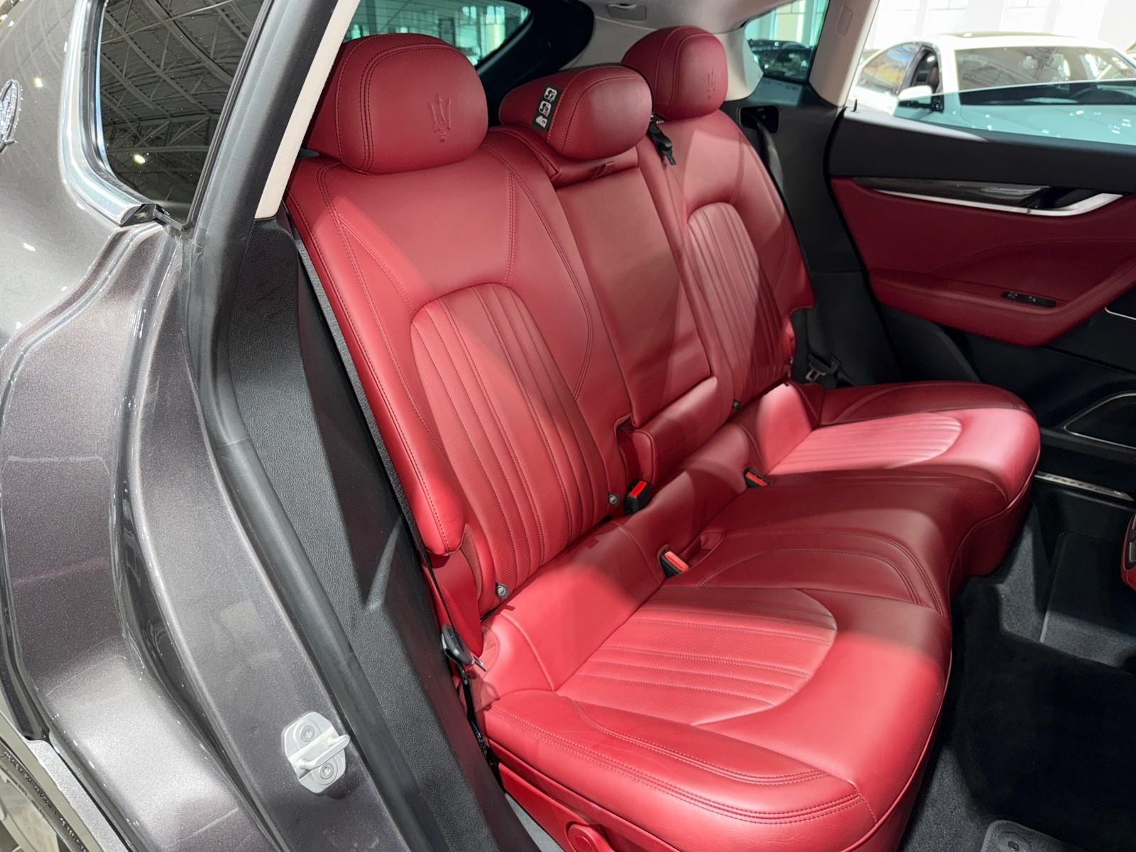 2017 Maserati Levante photo 47