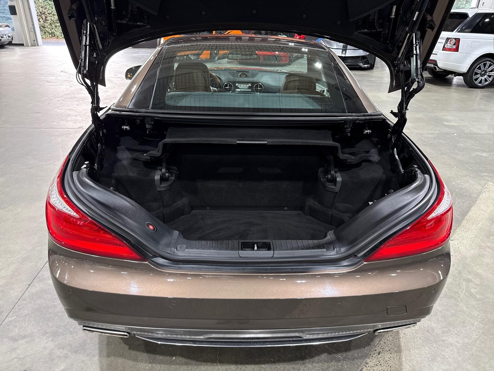 2014 Mercedes Benz SL 550 photo 8
