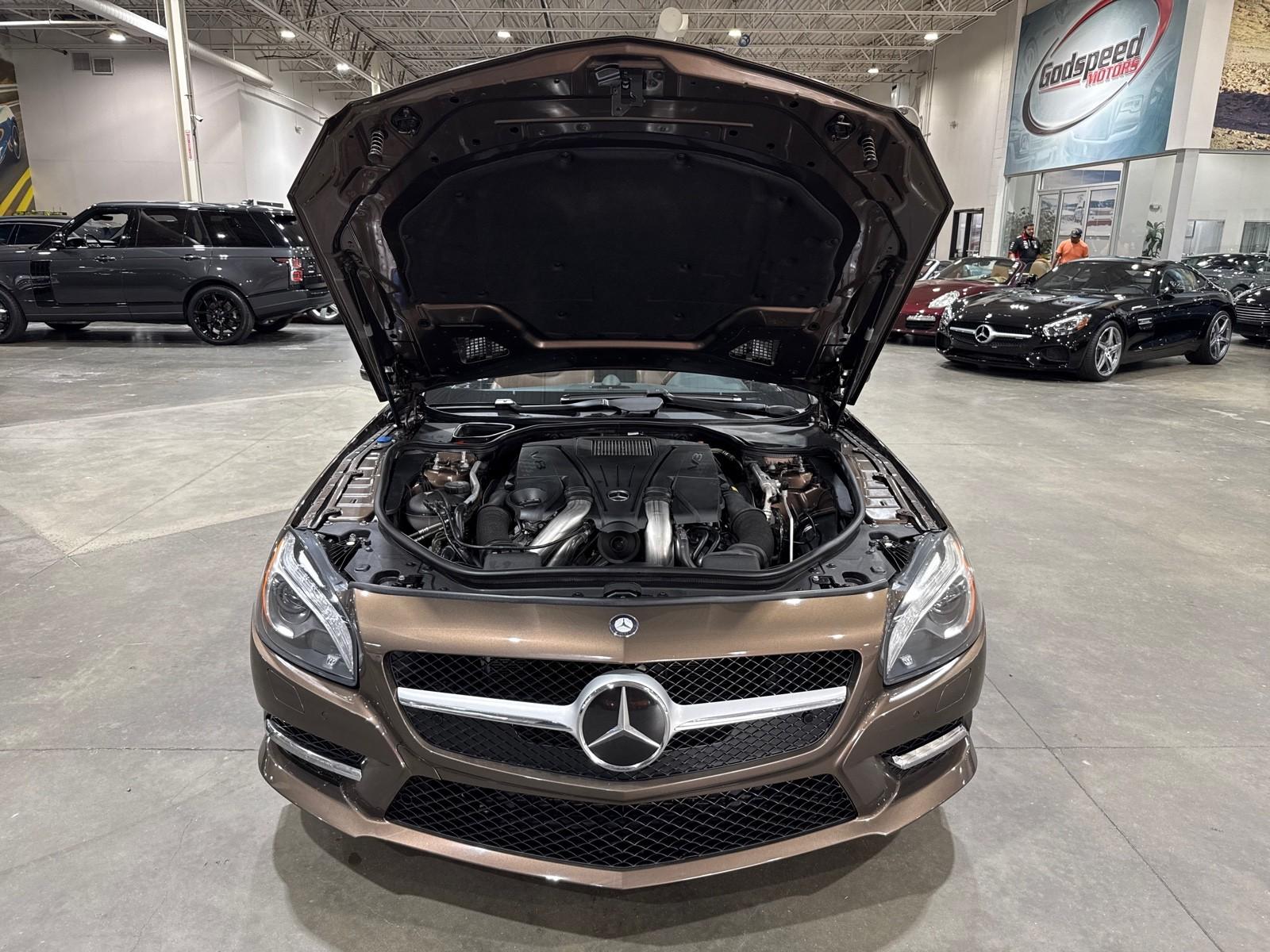 2014 Mercedes Benz SL 550 photo 9
