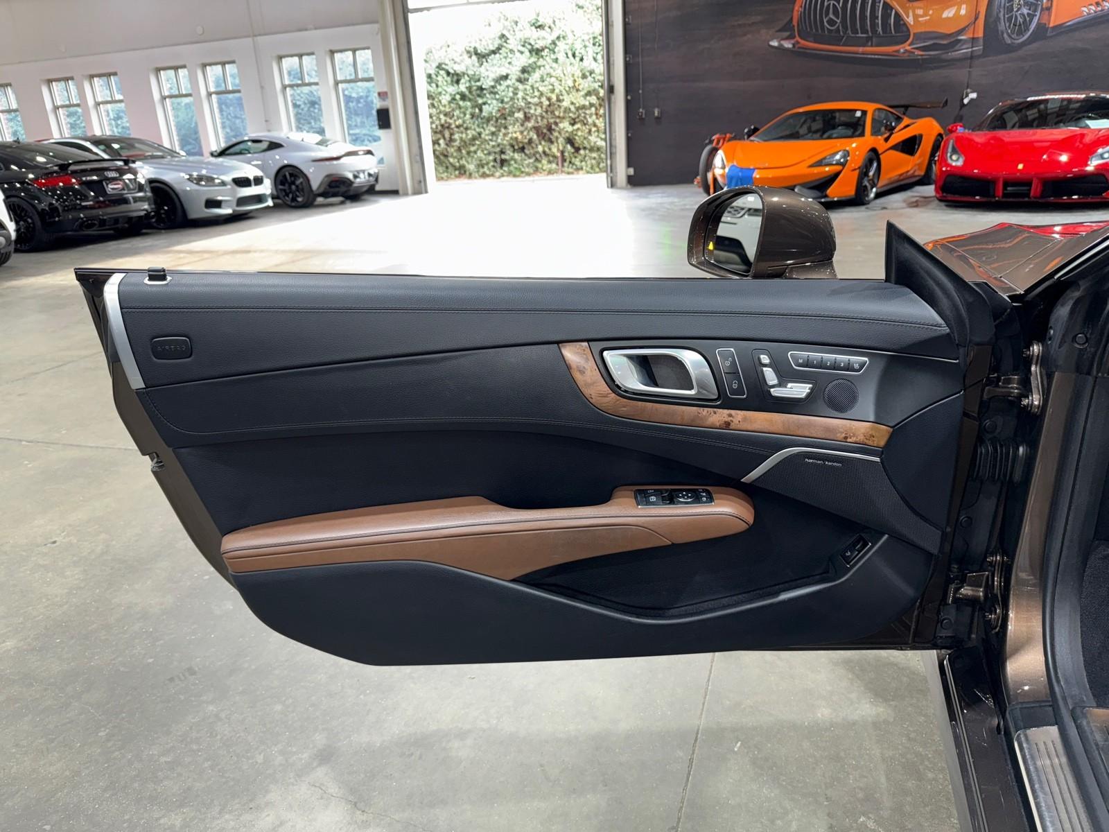 2014 Mercedes Benz SL 550 photo 11