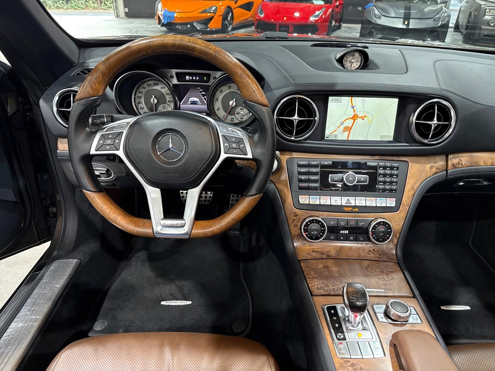 2014 Mercedes Benz SL 550 photo 12