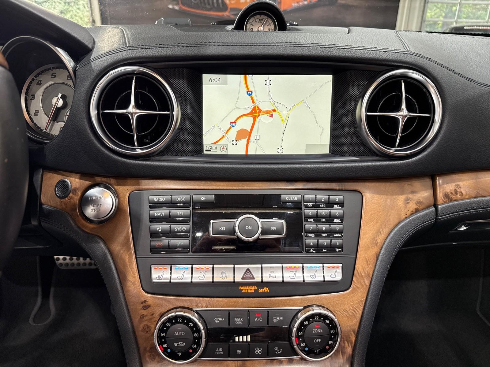 2014 Mercedes Benz SL 550 photo 16