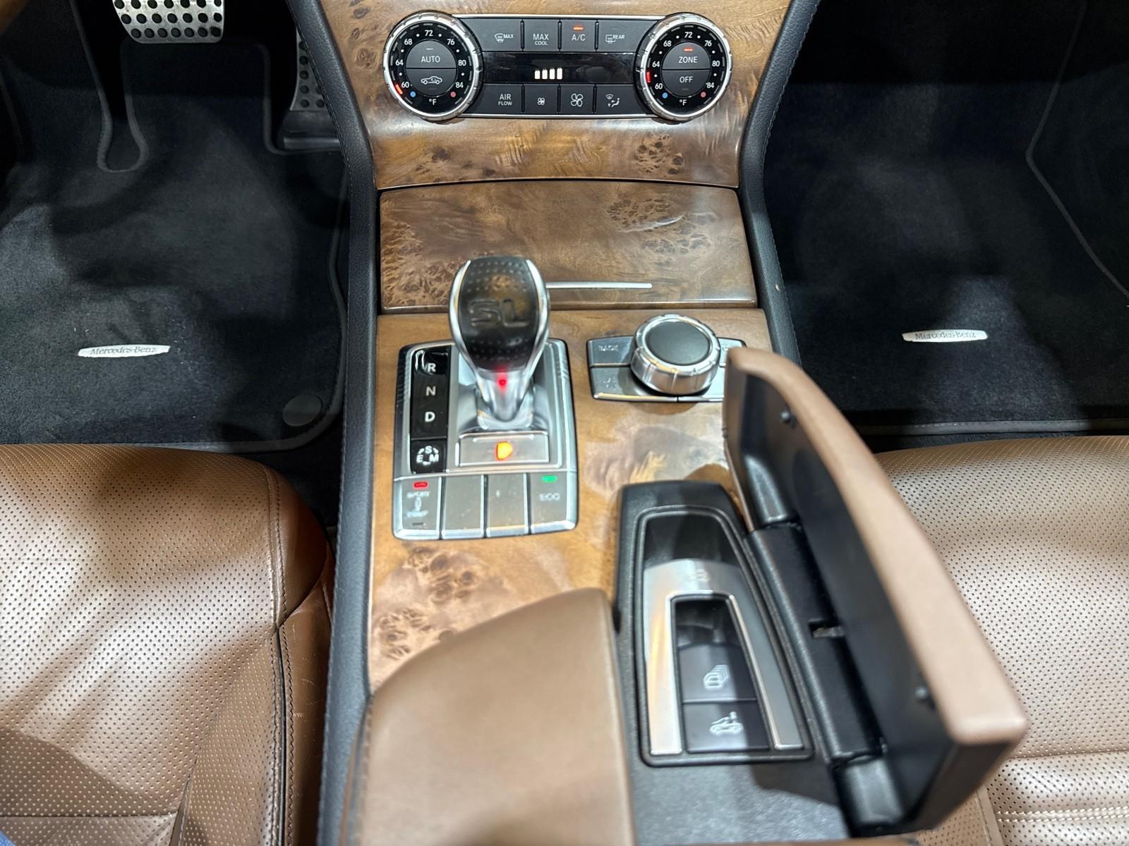 2014 Mercedes Benz SL 550 photo 17