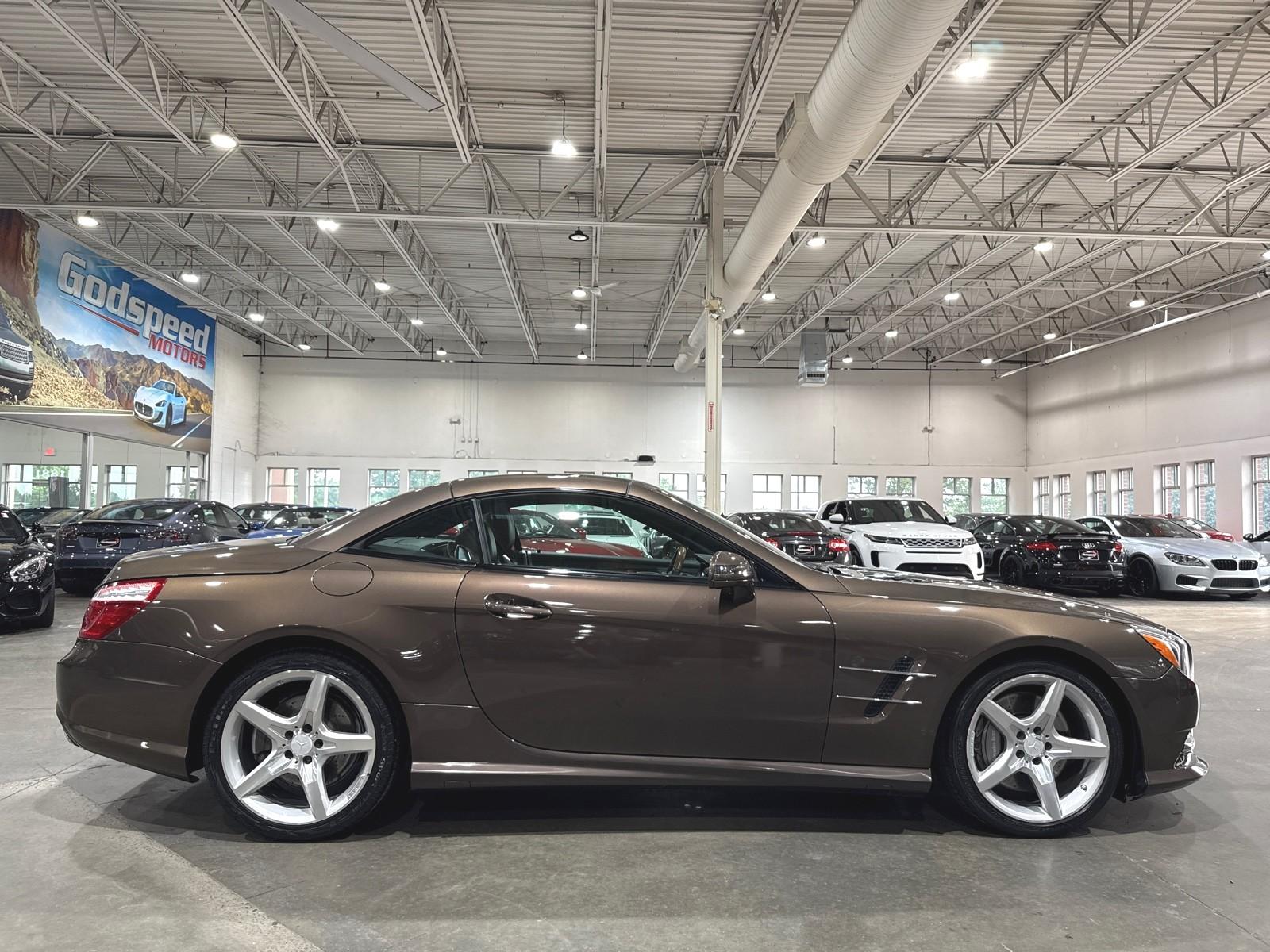 2014 Mercedes Benz SL 550 photo 3