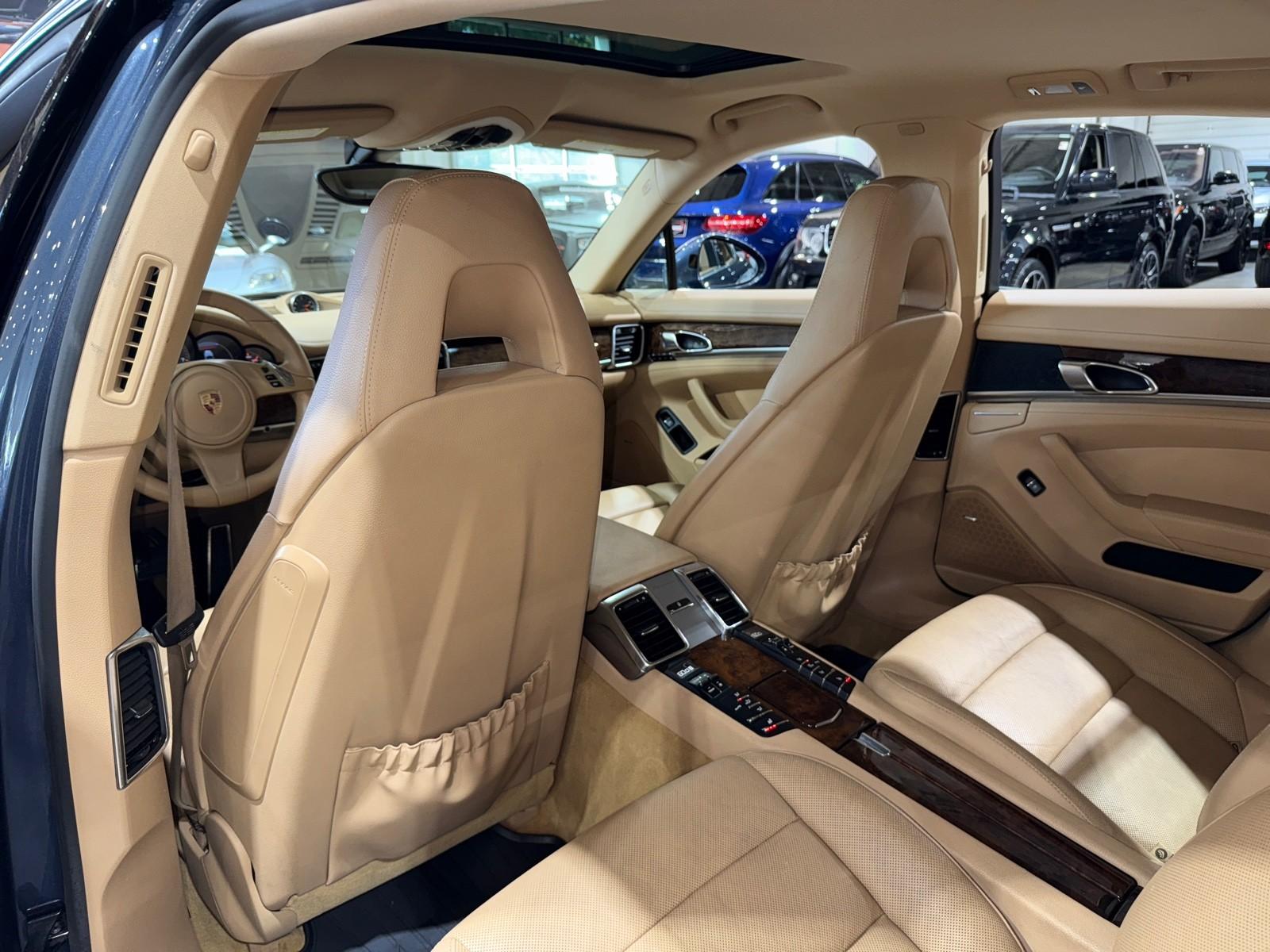 2014 Porsche Panamera 4S photo 9