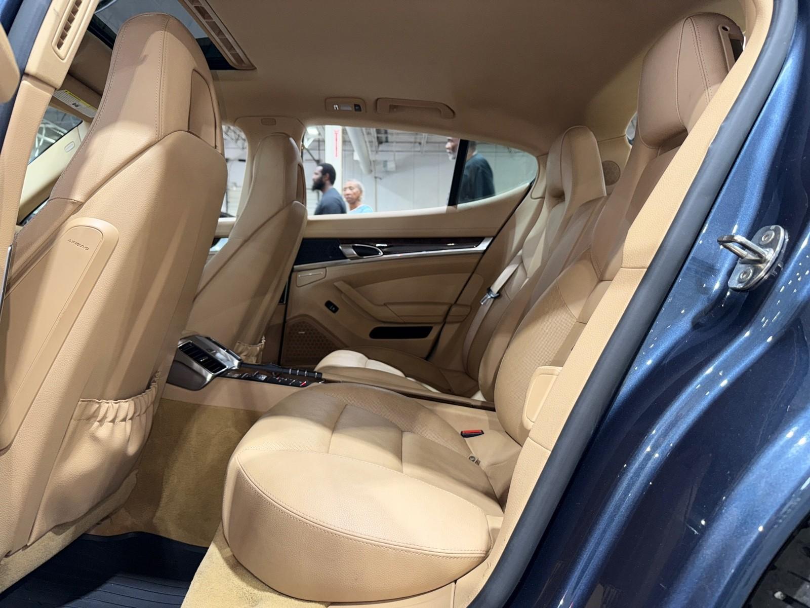 2014 Porsche Panamera 4S photo 10