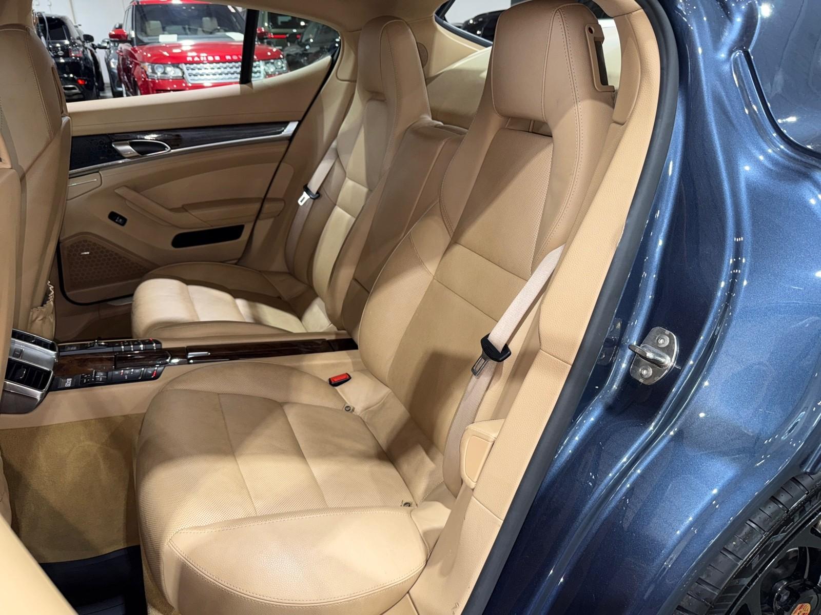 2014 Porsche Panamera 4S photo 11
