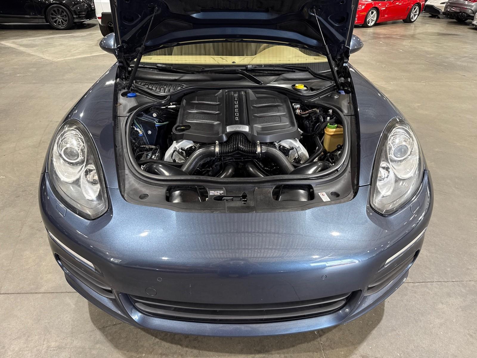 2014 Porsche Panamera 4S photo 16