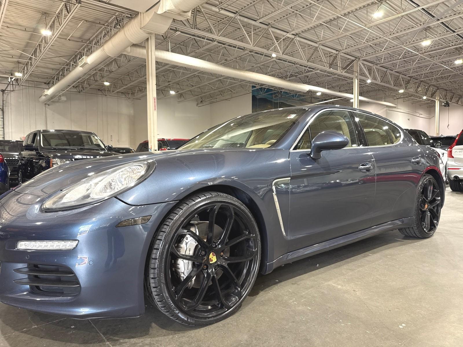 2014 Porsche Panamera 4S photo 21