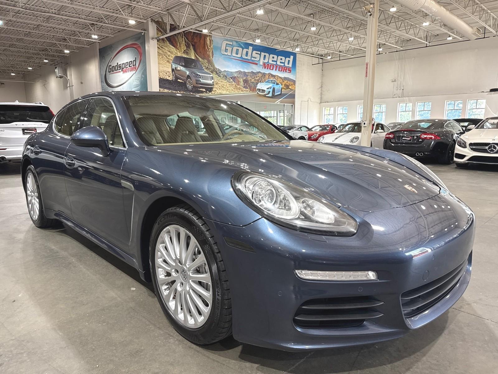 2014 Porsche Panamera 4S photo 2
