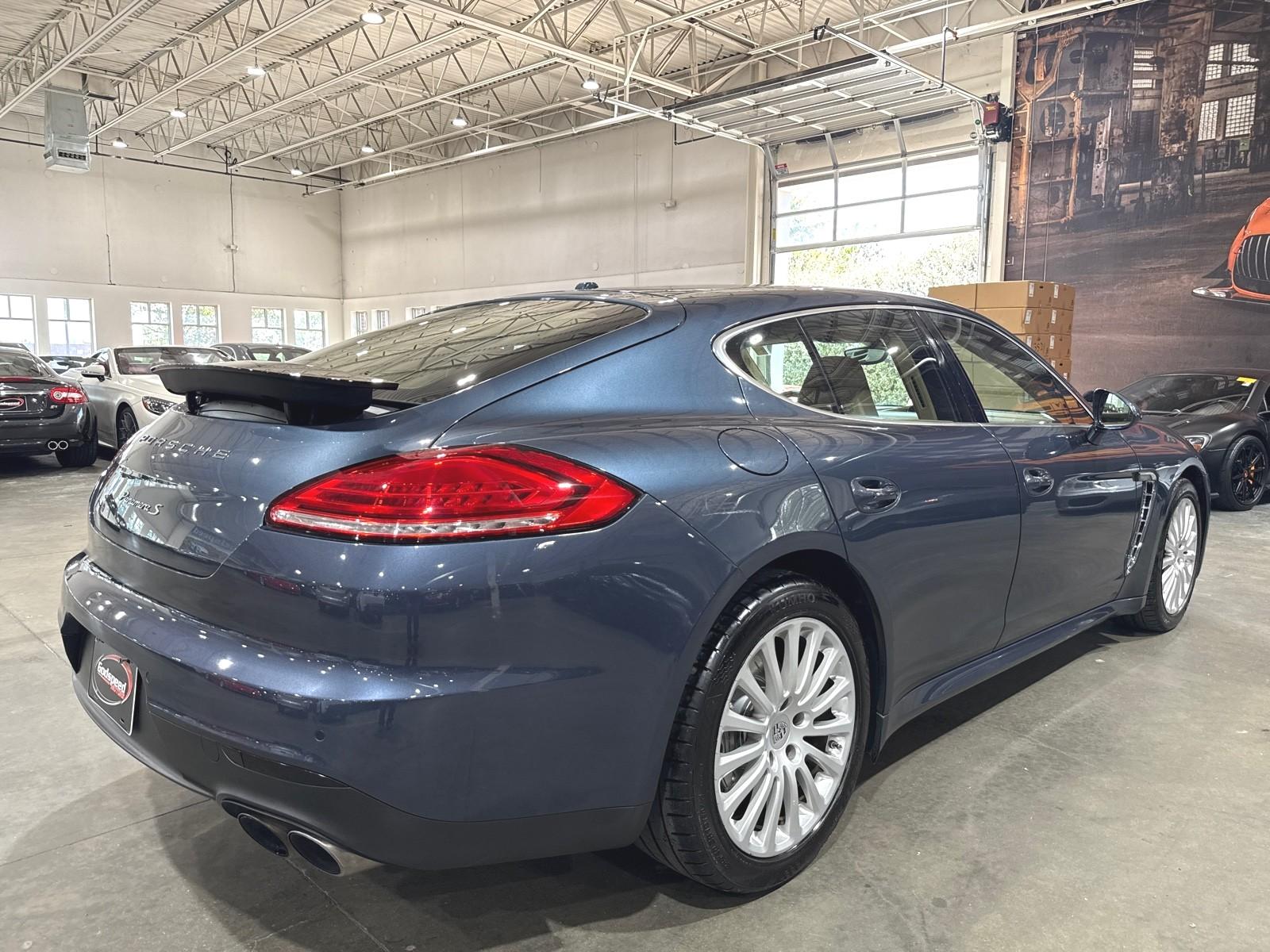 2014 Porsche Panamera 4S photo 32