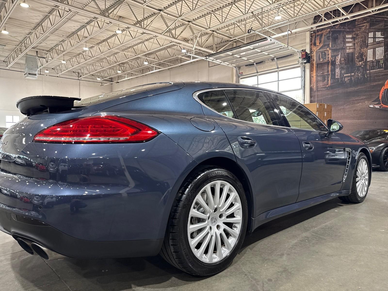 2014 Porsche Panamera 4S photo 34