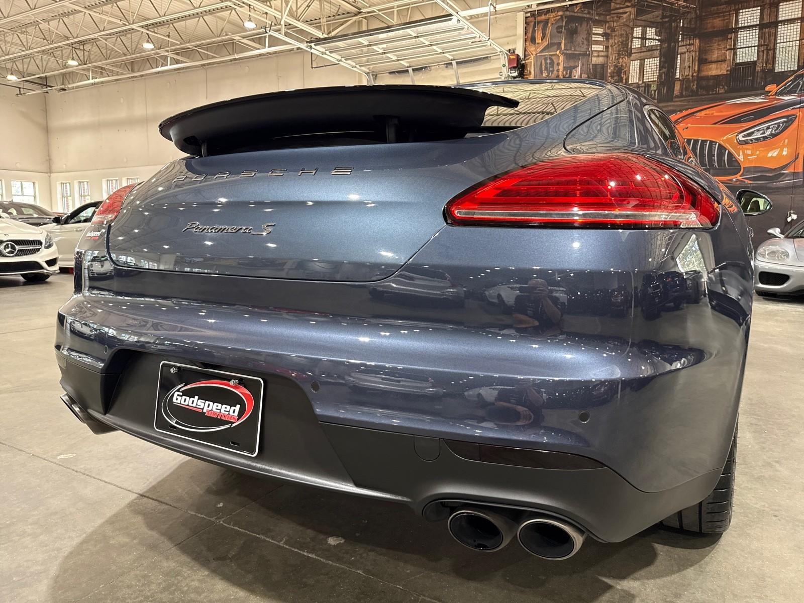 2014 Porsche Panamera 4S photo 38