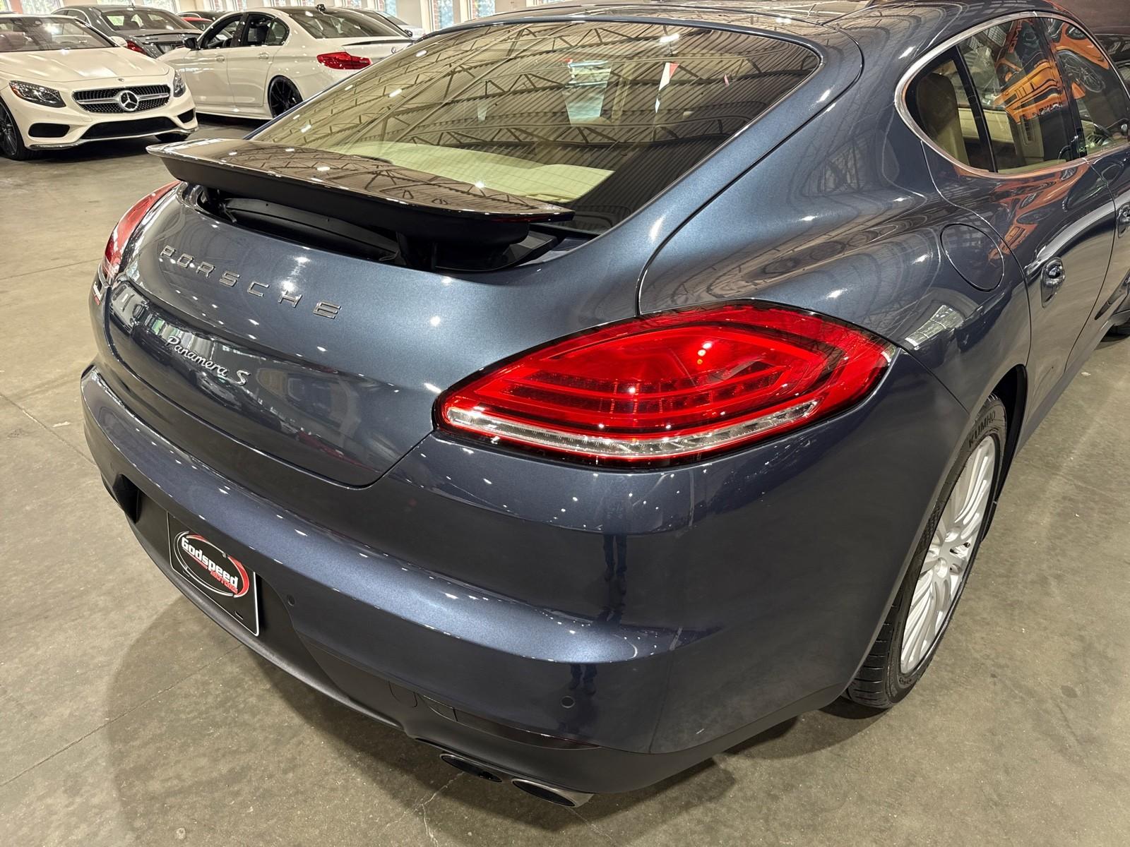 2014 Porsche Panamera 4S photo 40