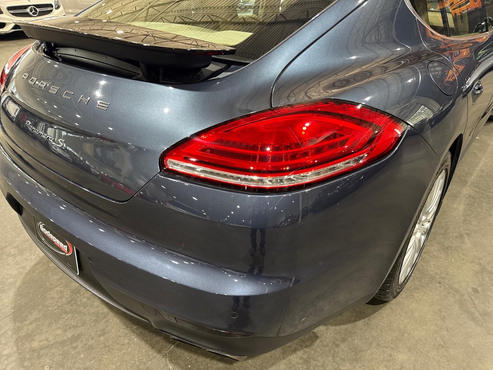 2014 Porsche Panamera 4S photo 42