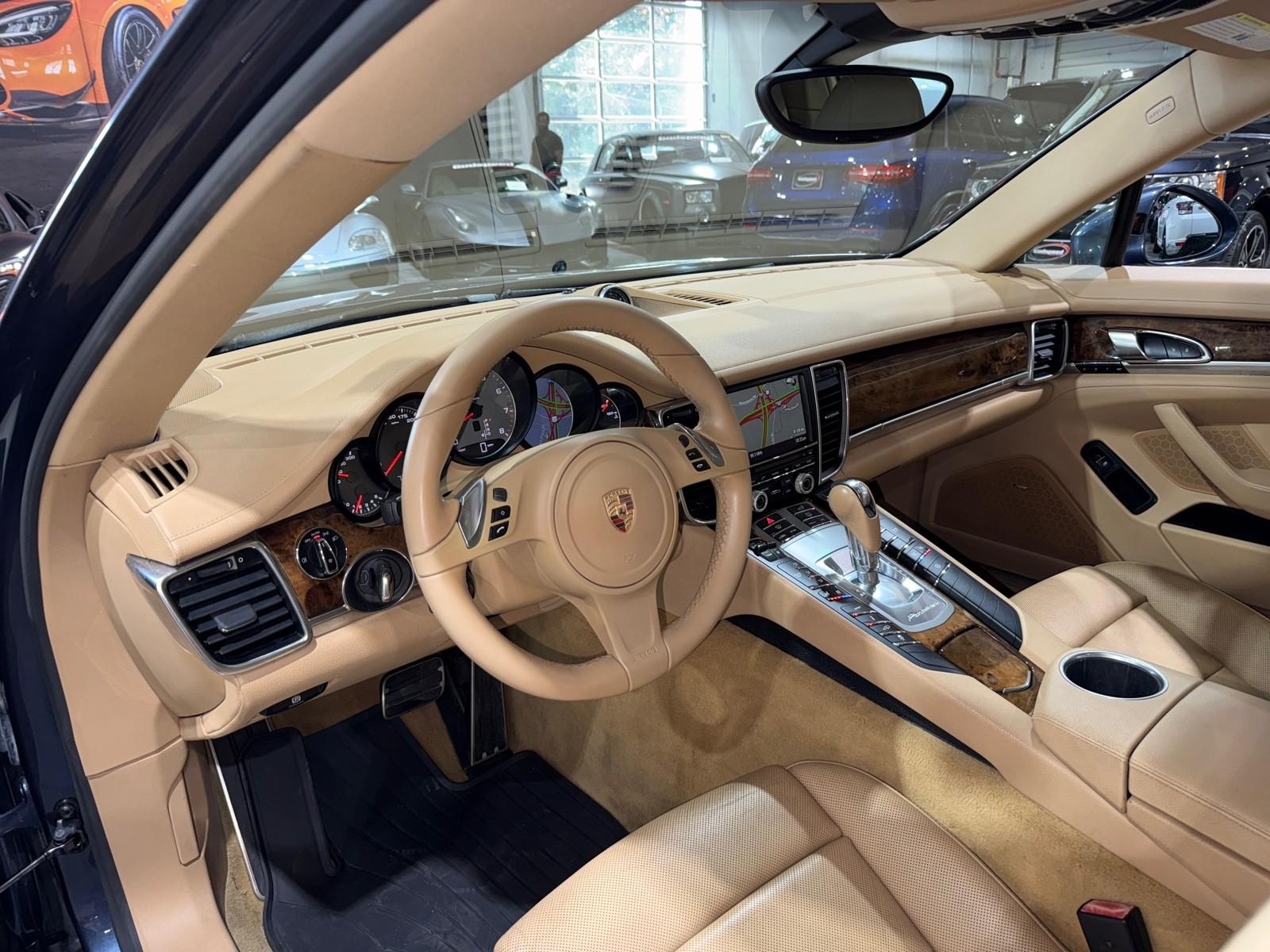 2014 Porsche Panamera 4S photo 44