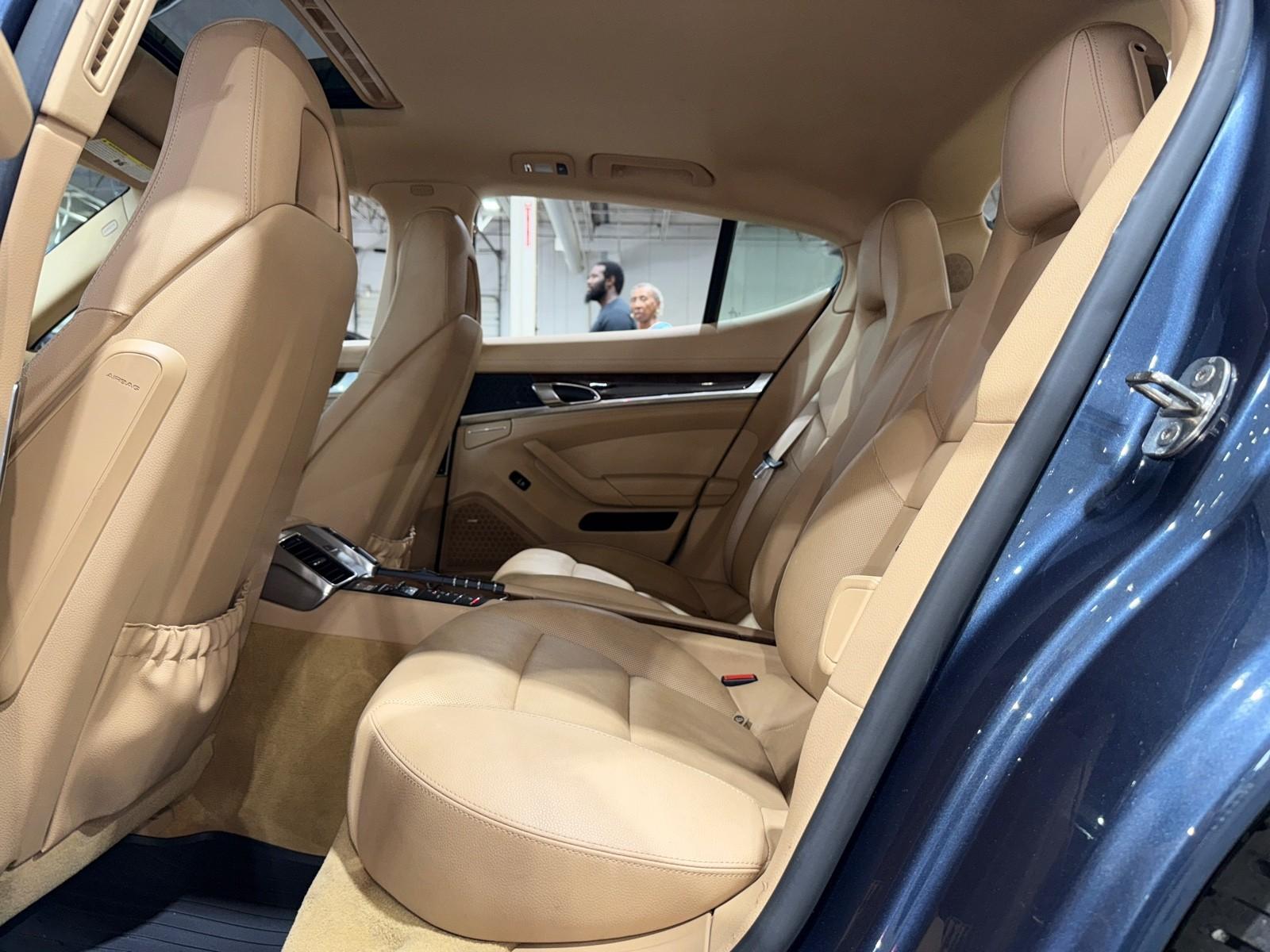 2014 Porsche Panamera 4S photo 48