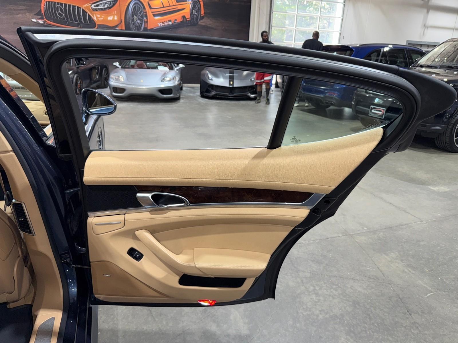 2014 Porsche Panamera 4S photo 49