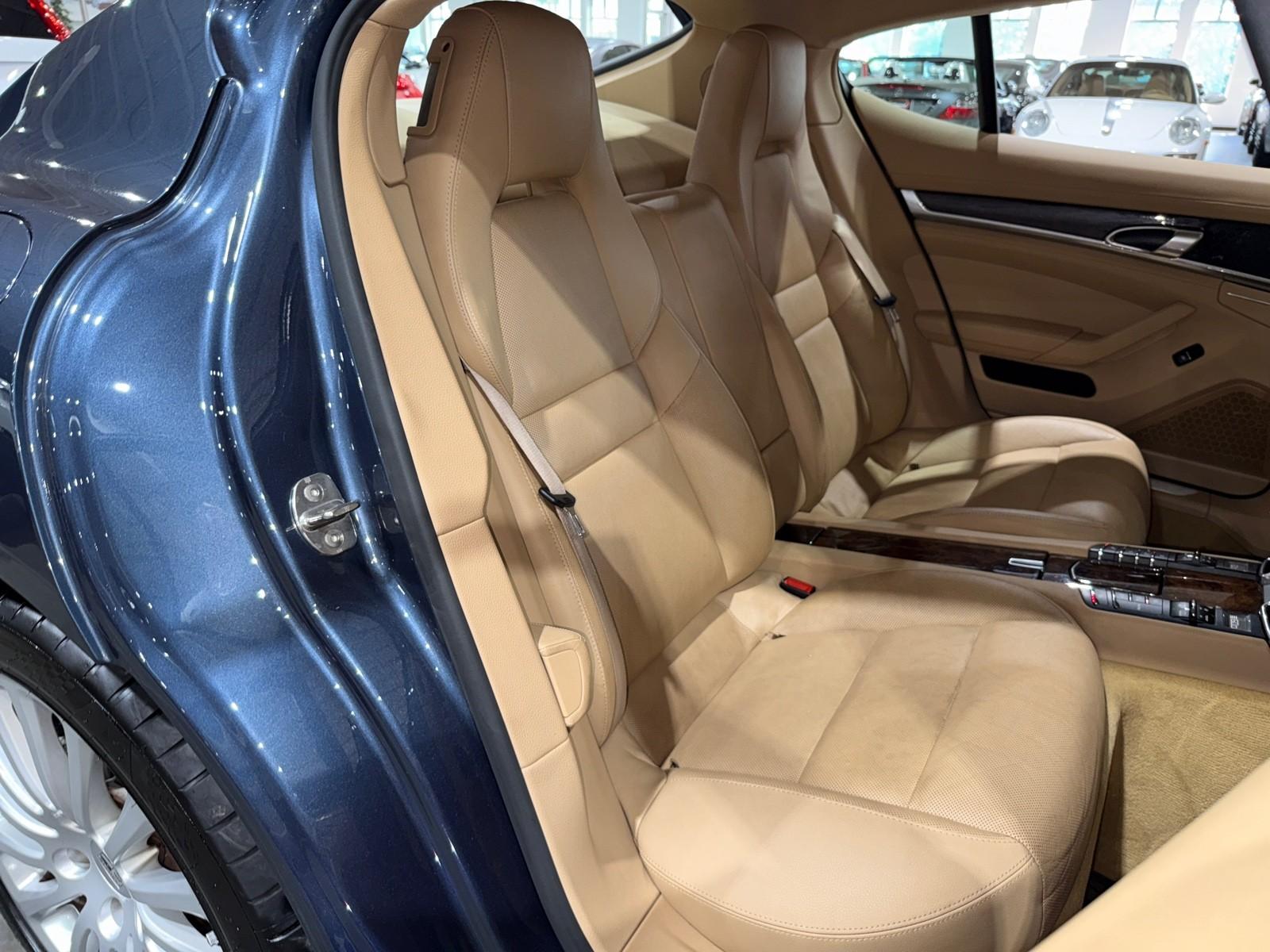 2014 Porsche Panamera 4S photo 50