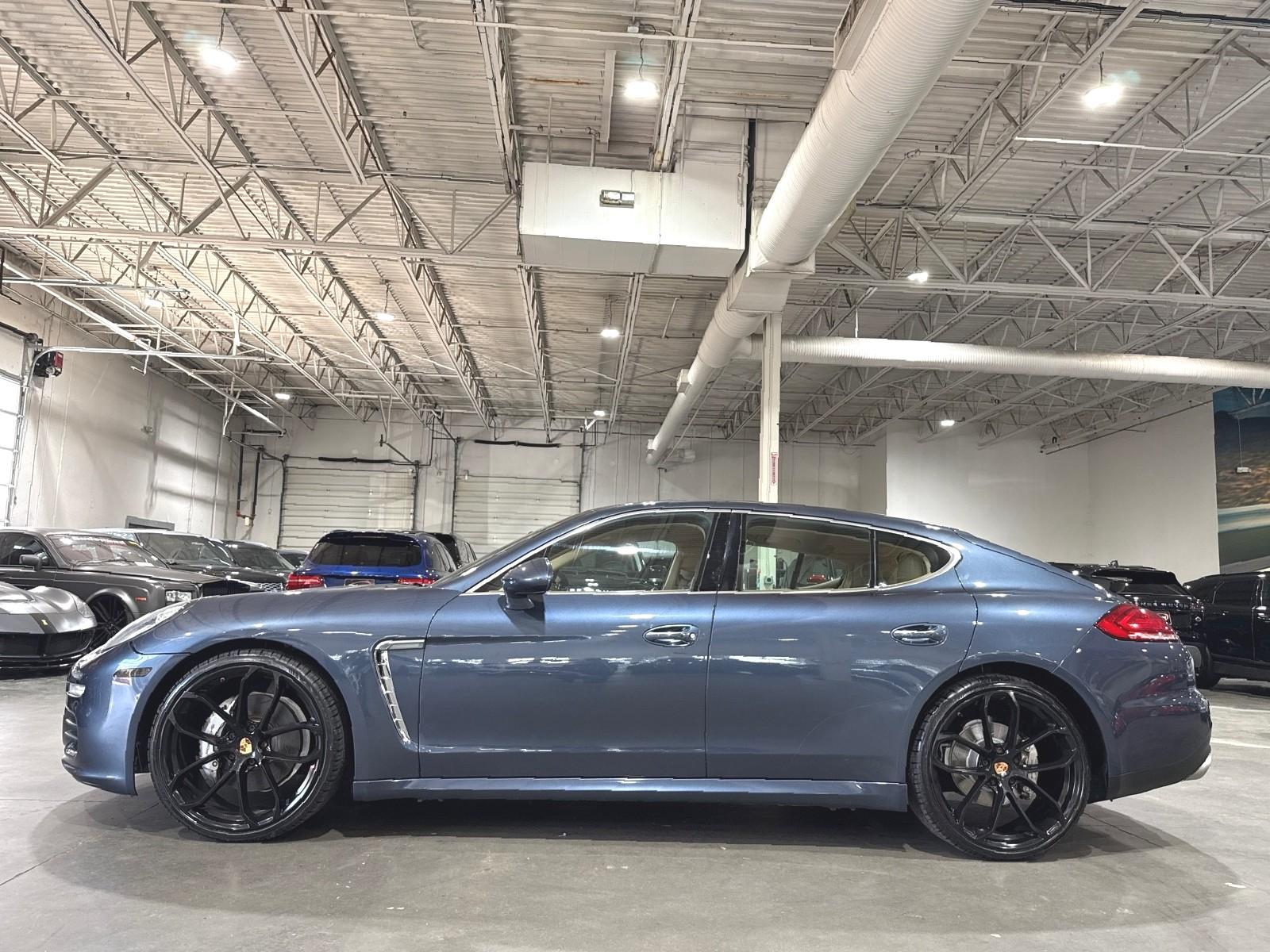 2014 Porsche Panamera 4S photo 3
