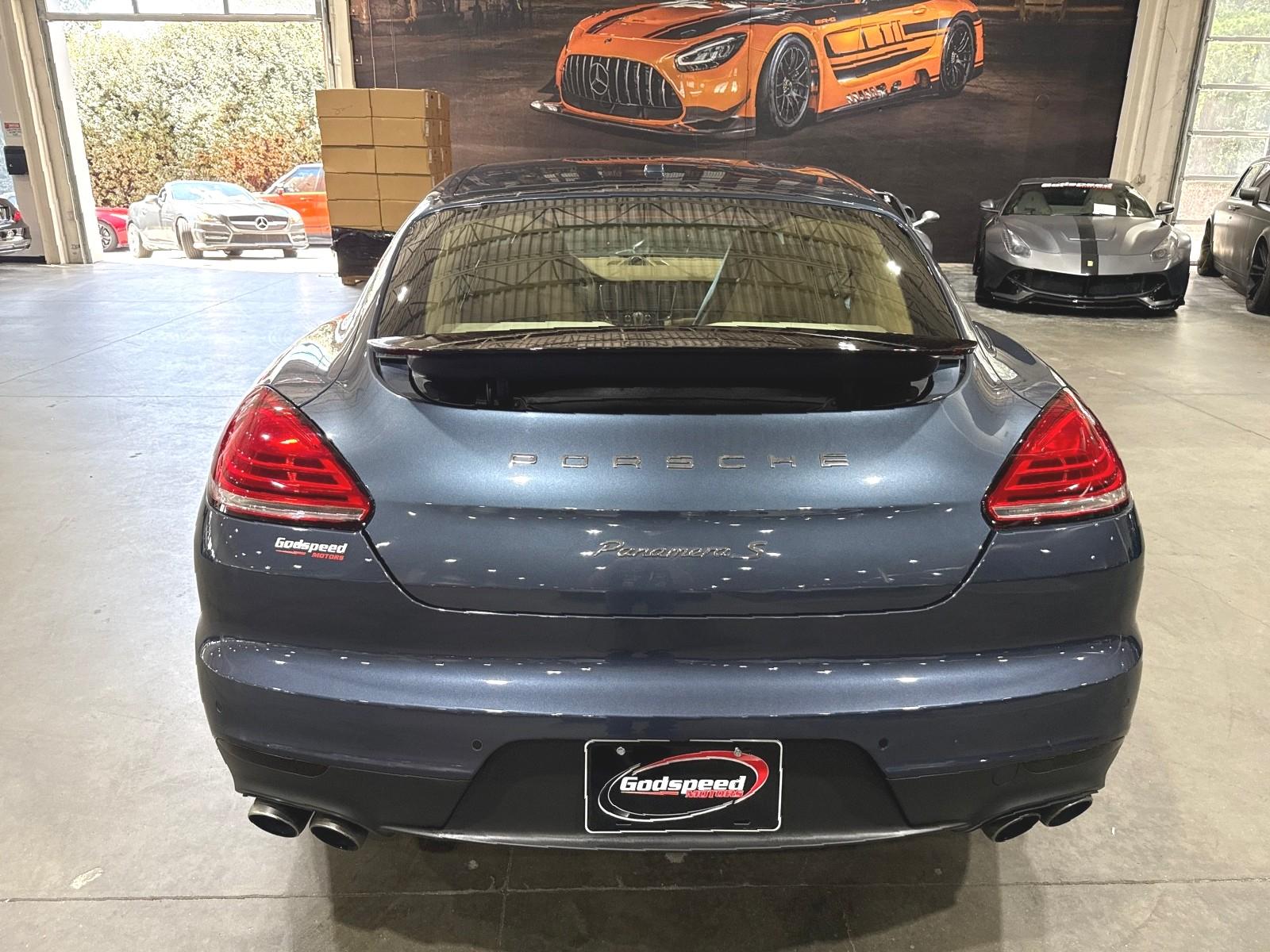 2014 Porsche Panamera 4S photo 4
