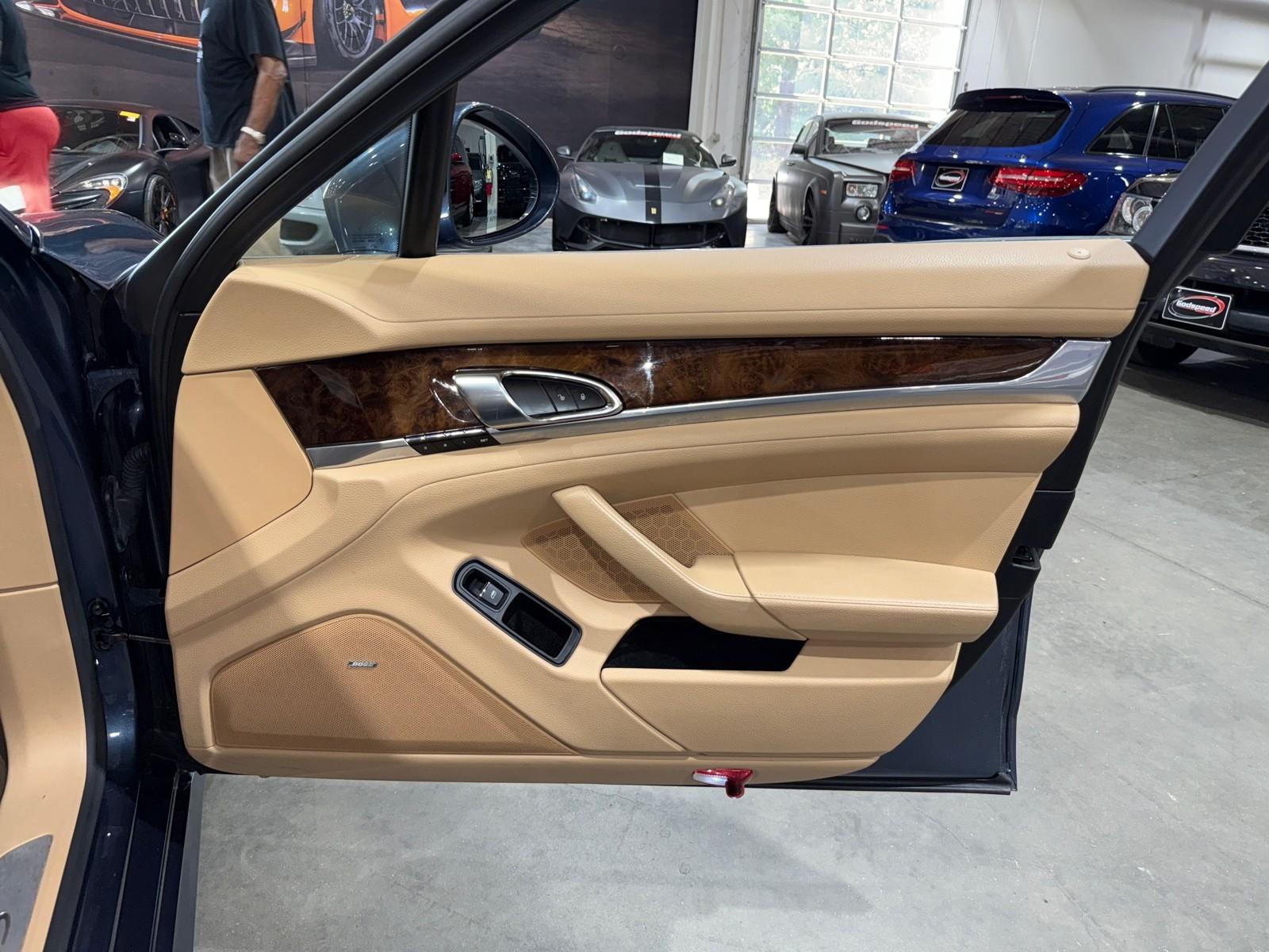 2014 Porsche Panamera 4S photo 59