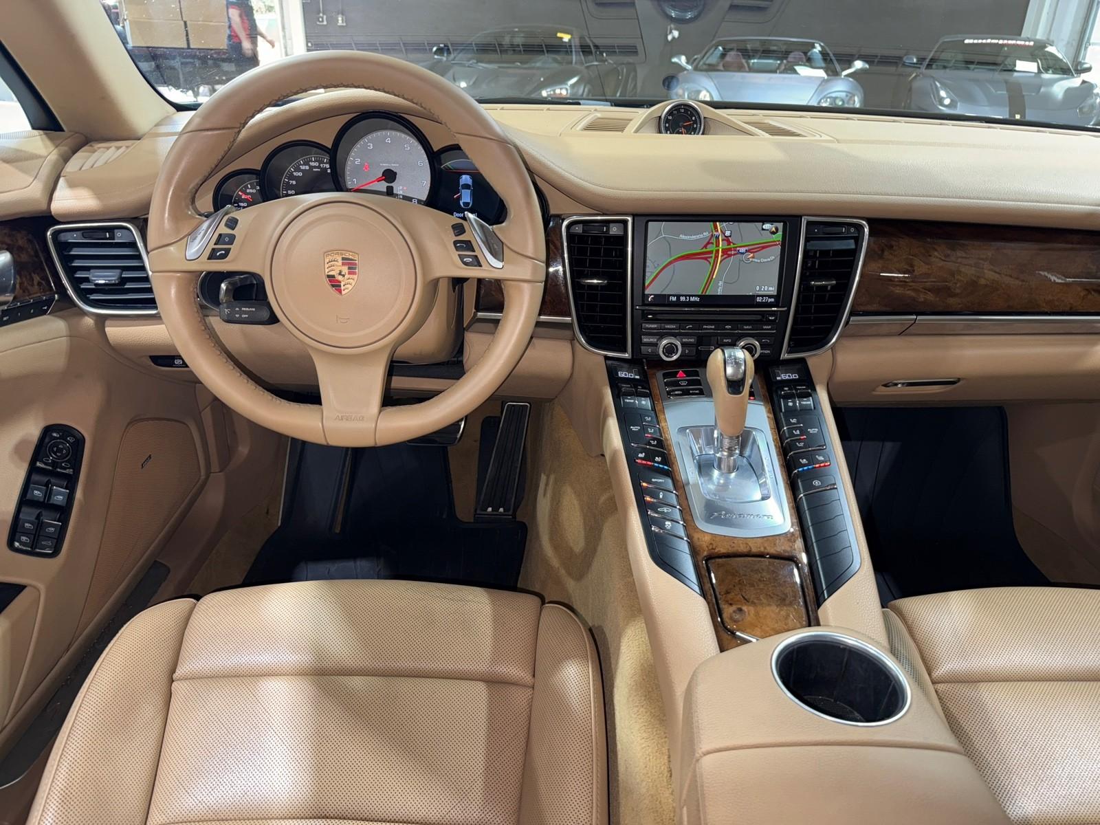 2014 Porsche Panamera 4S photo 60