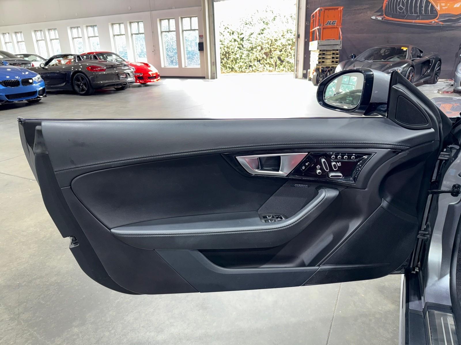 2014 Jaguar F-TYPE S photo 45