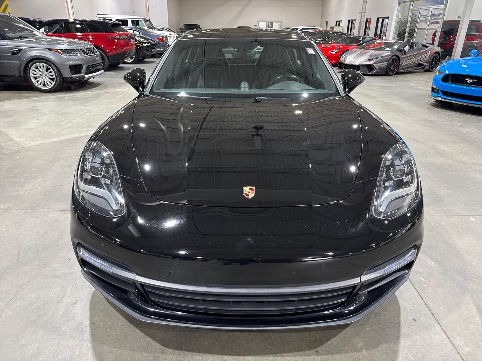 2018 Porsche Panamera Base 4 photo 2